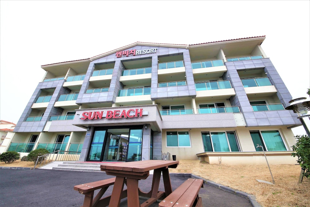 Sunbeach Resort 3/40