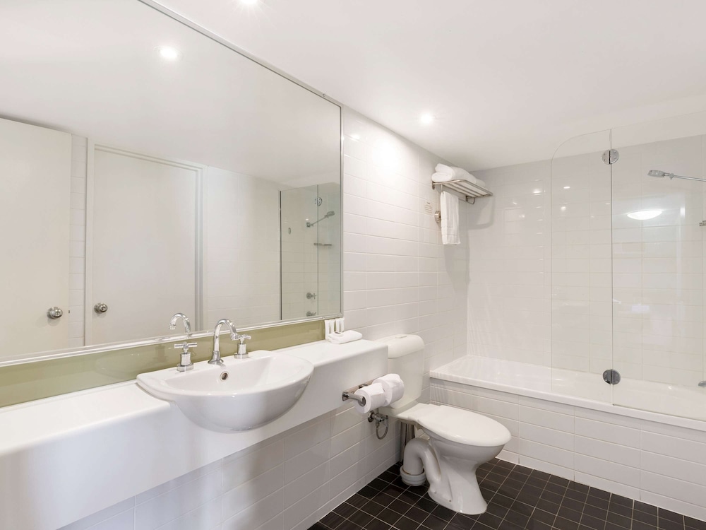 Mercure Rockhampton 54/55