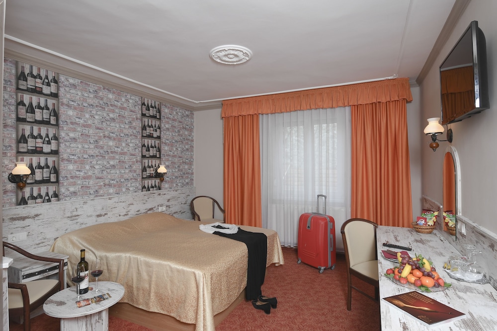 Hotel Korona Eger 50/66