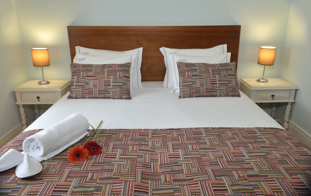 Dukes Corner Guest House 23/76