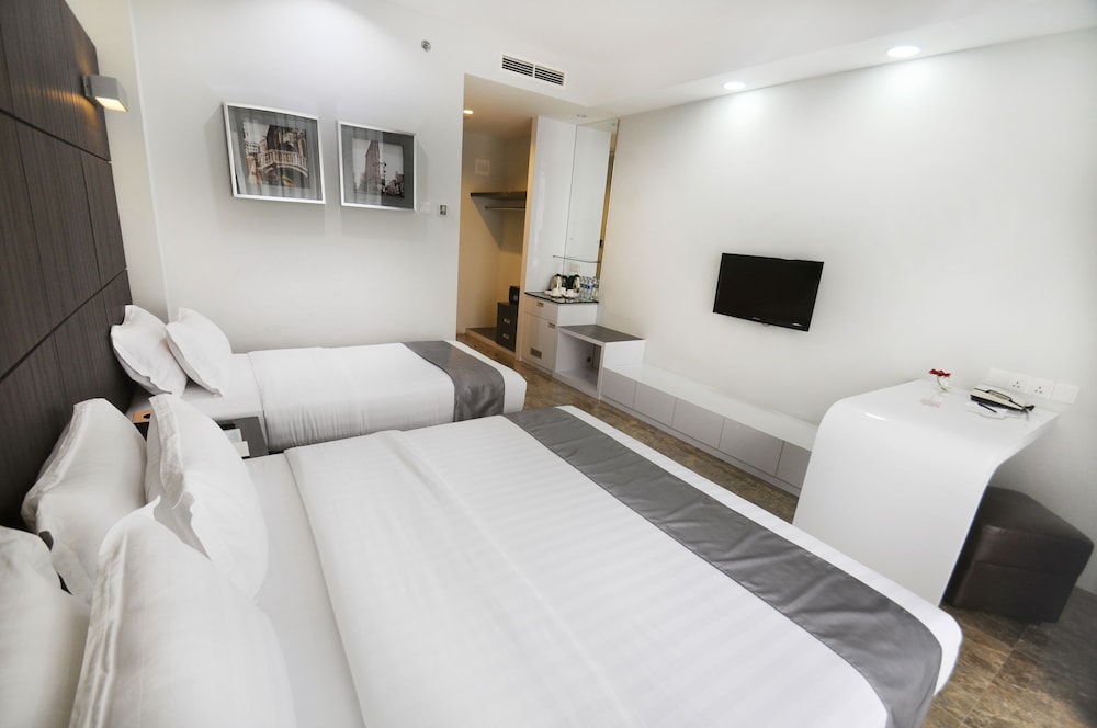 Dreamtel Jakarta 24/68