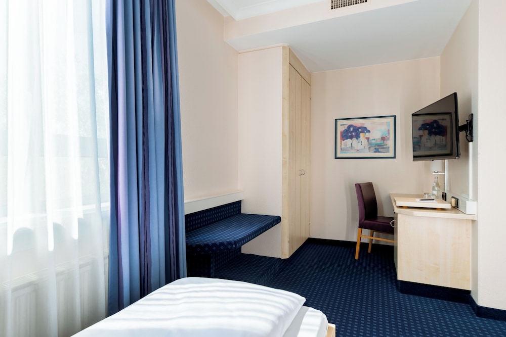 Rugs Hotel Augsburg, Trademark Collection by Wyndham 26/50