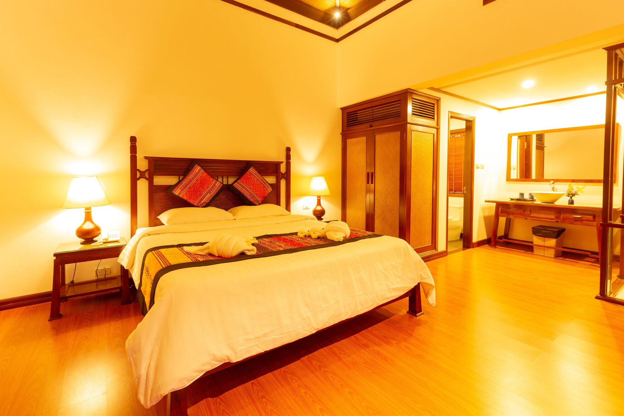 Mekong, Villa, Twin Beds, Queen Bed