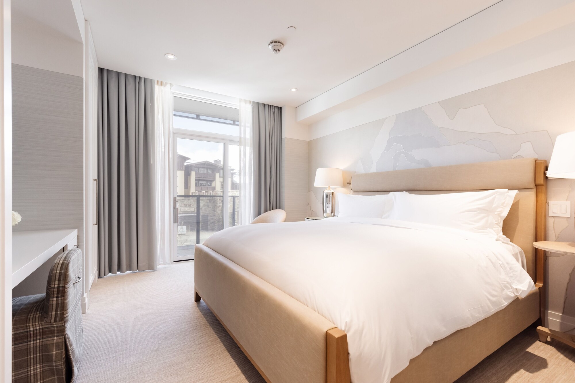 ROOM, 1 KING AND 2 QUEEN BEDS, ACCESSIBLE