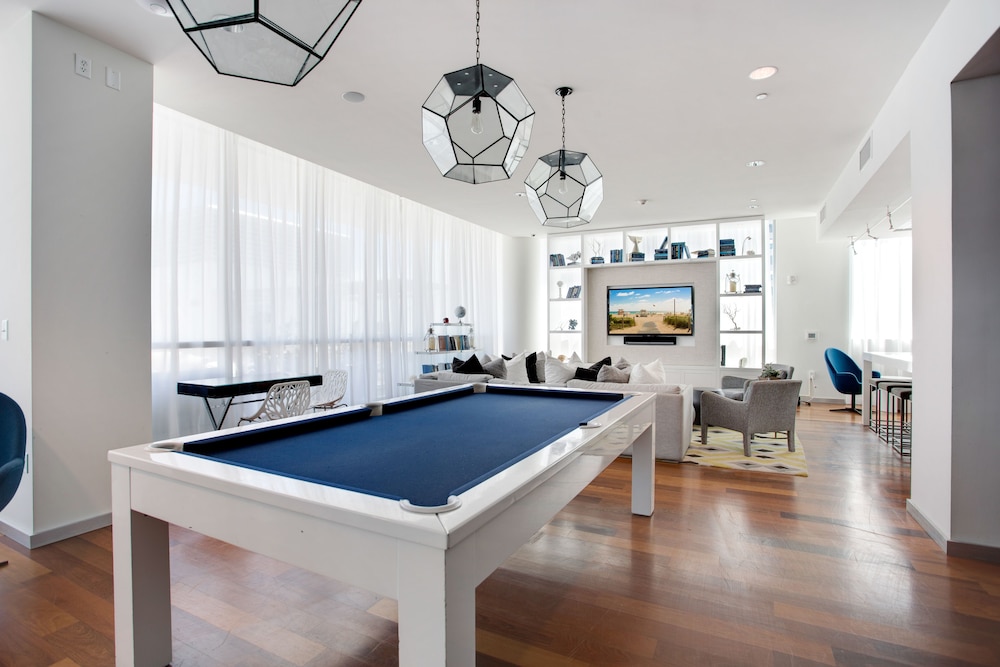 Miami Vacations Corporate Rentals - Monte Carlo 7/69