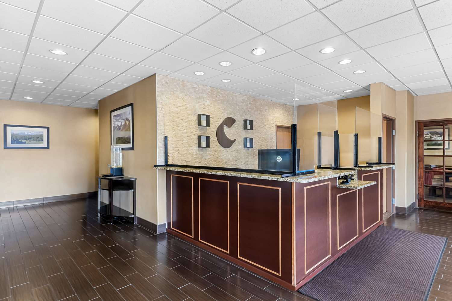Comfort Inn & Suites Near University Of Wyoming 7/40