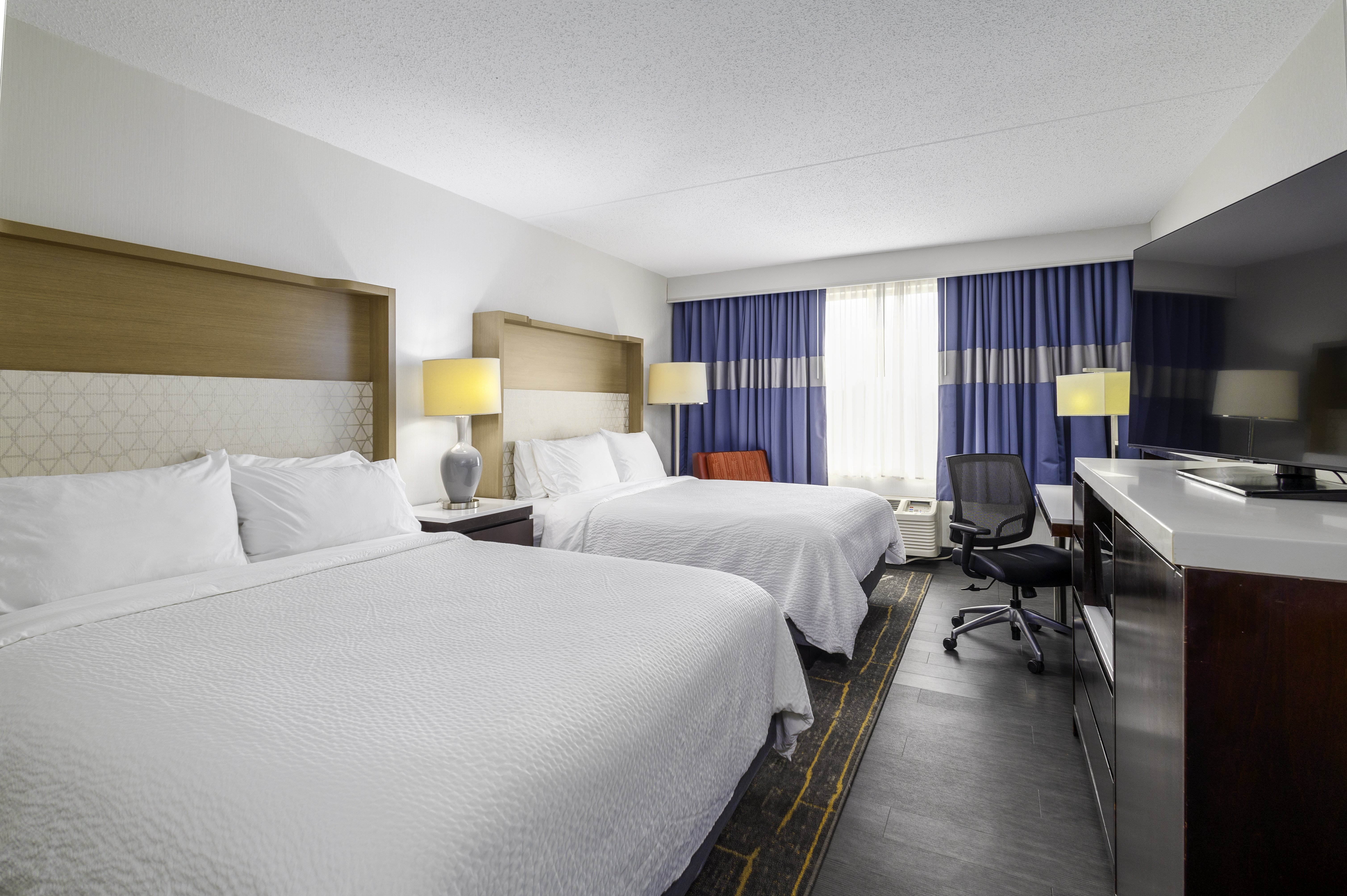 Holiday Inn Weirton Steubenville Area an IHG Hotel 24/78