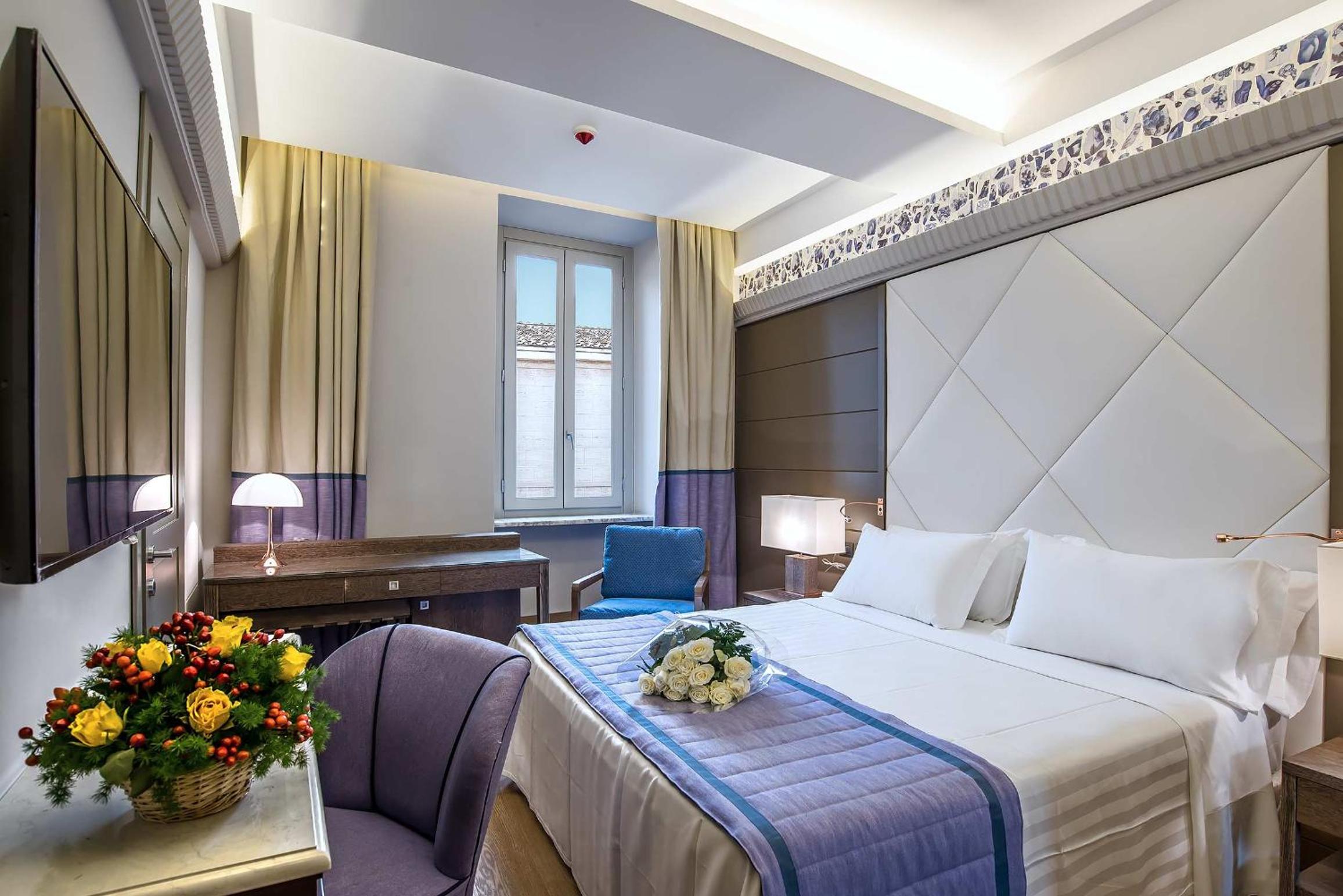 Classic, Queen Bed