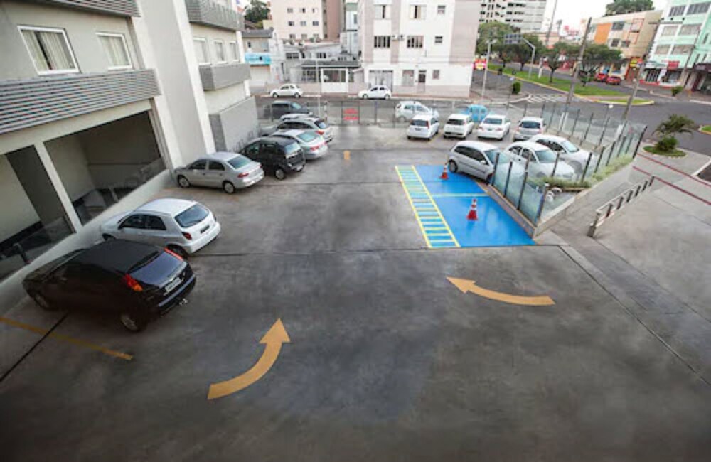 Mogano Business Hotel 29/31