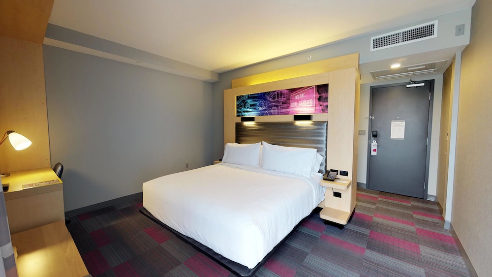 Aloft, King Bed