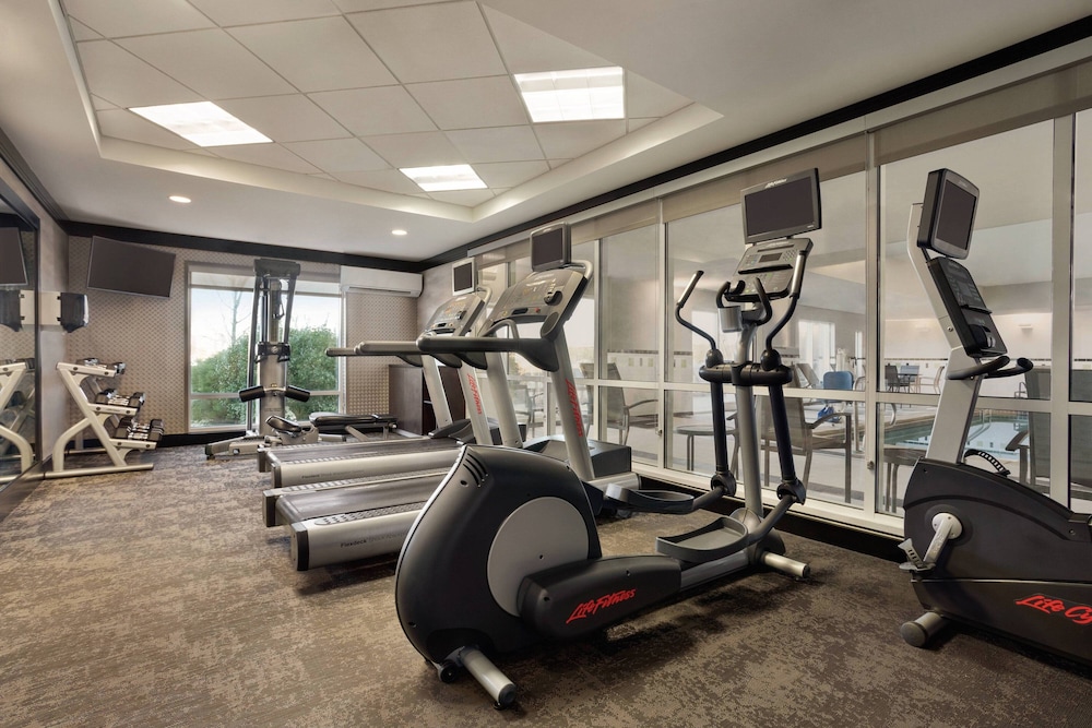 Fairfield Inn And Suites Tupelo 22/44