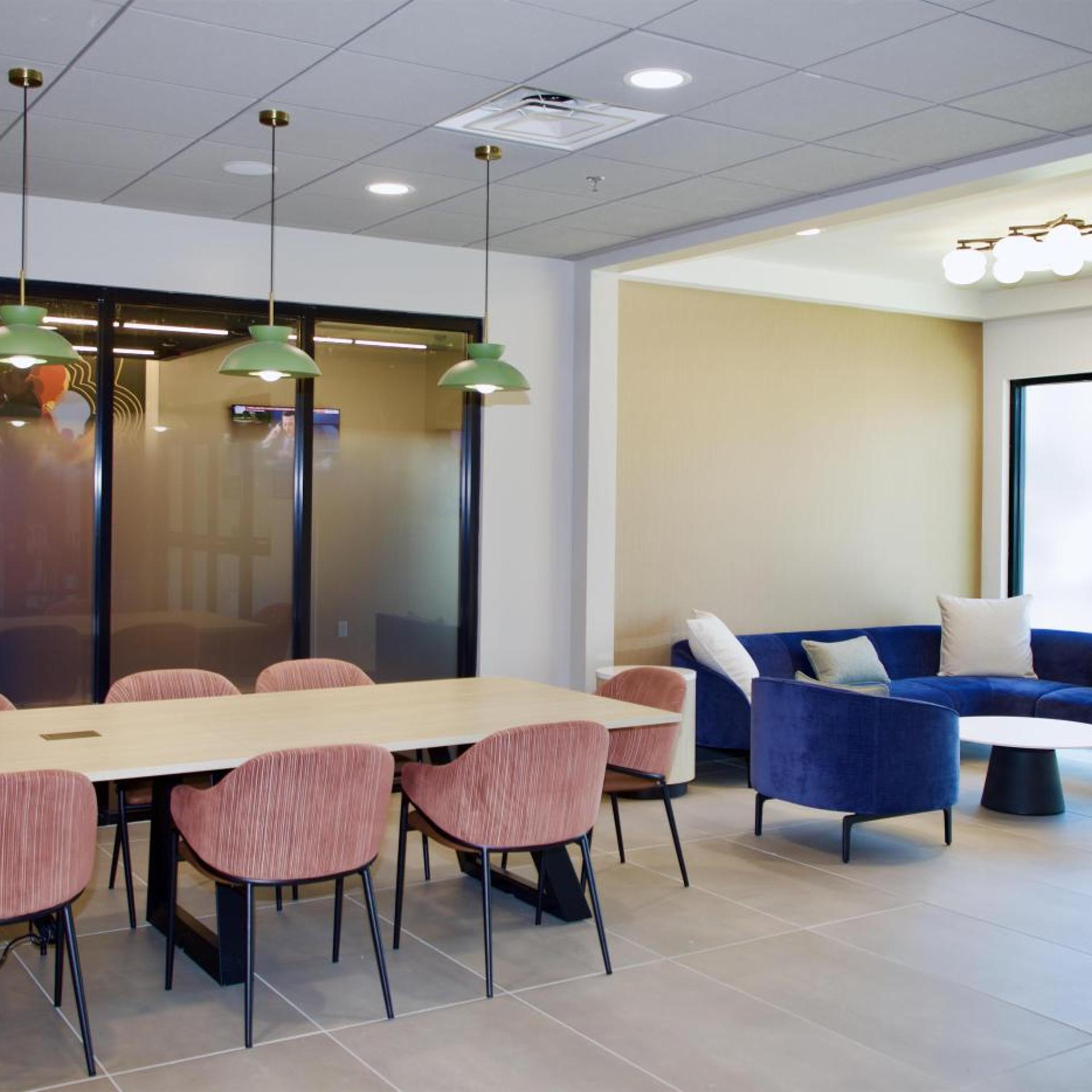 LivSmart Studios by Hilton Clarksville 32/36