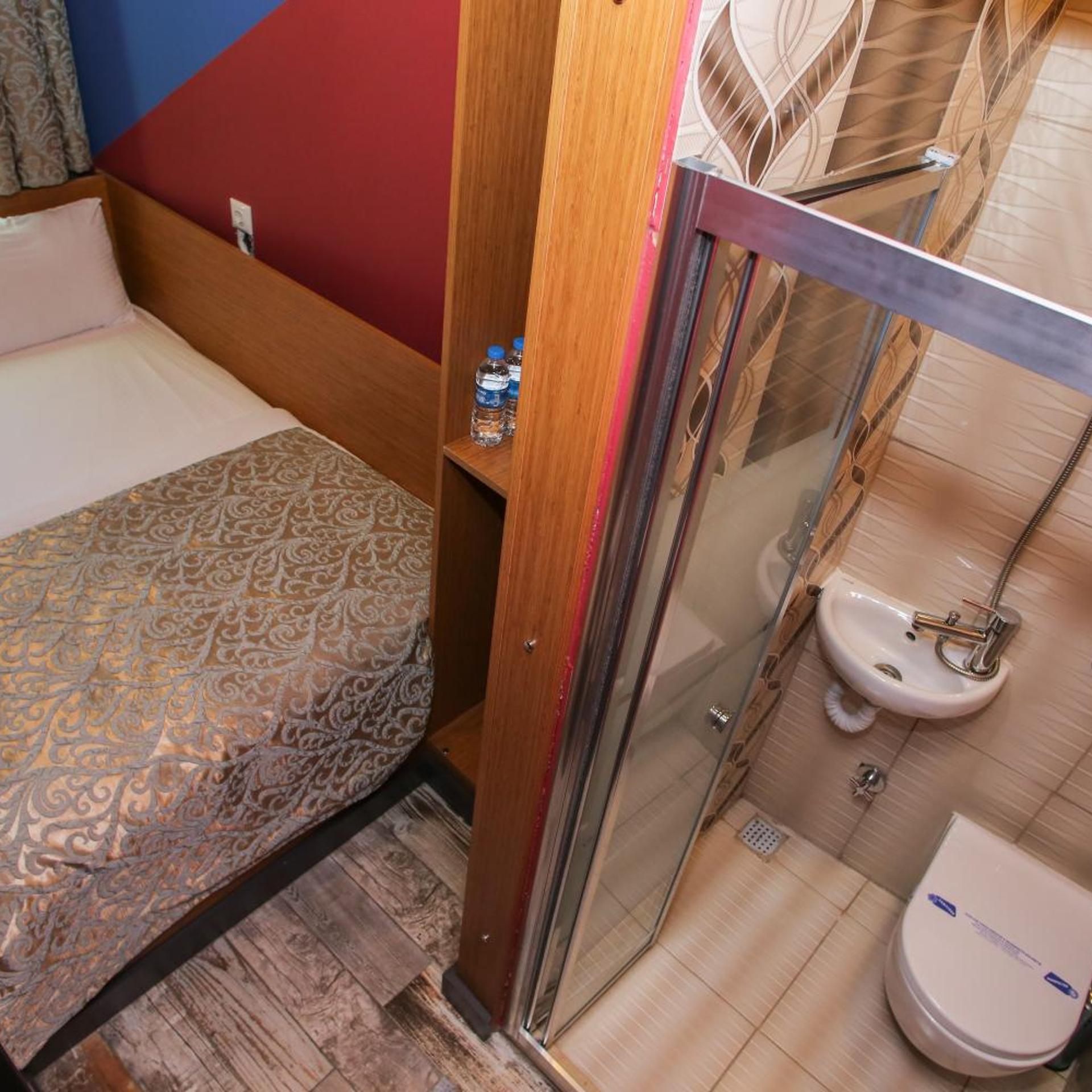 غرفة اقتصادية بسرير مزدوج، Quantum Hotel 7/9