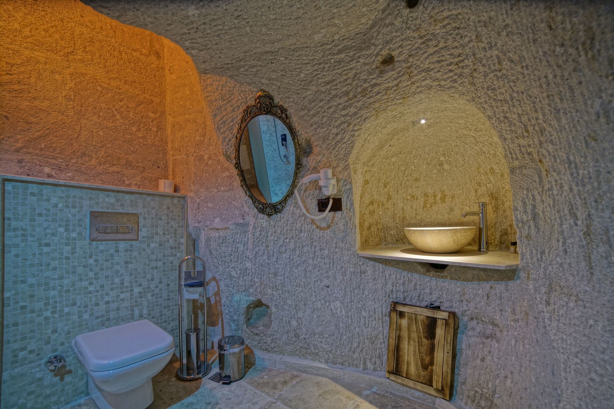 STONE, DELUXE