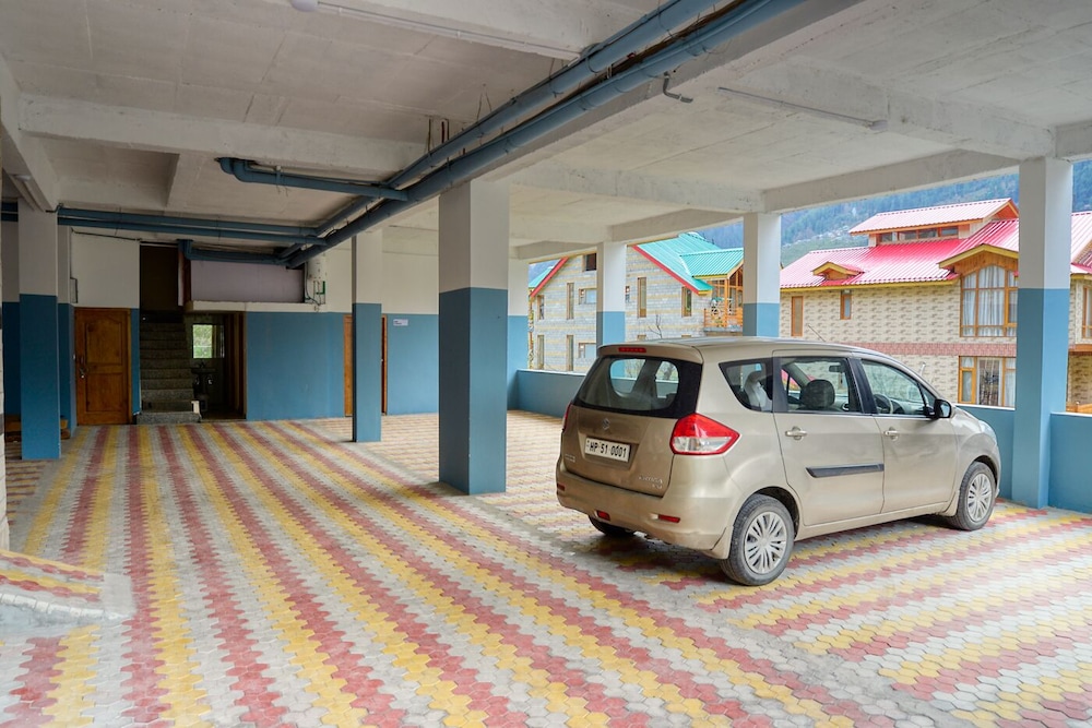 Clarks Inn Suites Manali 28/36