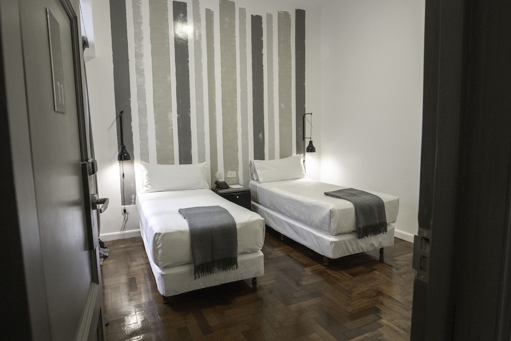 Carsson Hotel 24/67