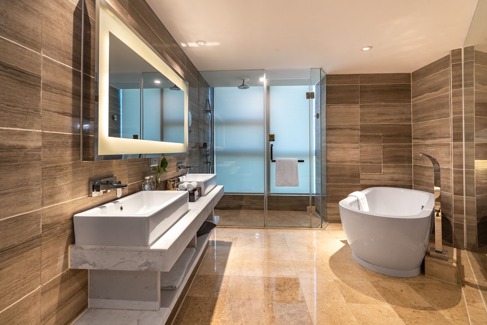 Novotel Zhengzhou Convention Centre 46/49