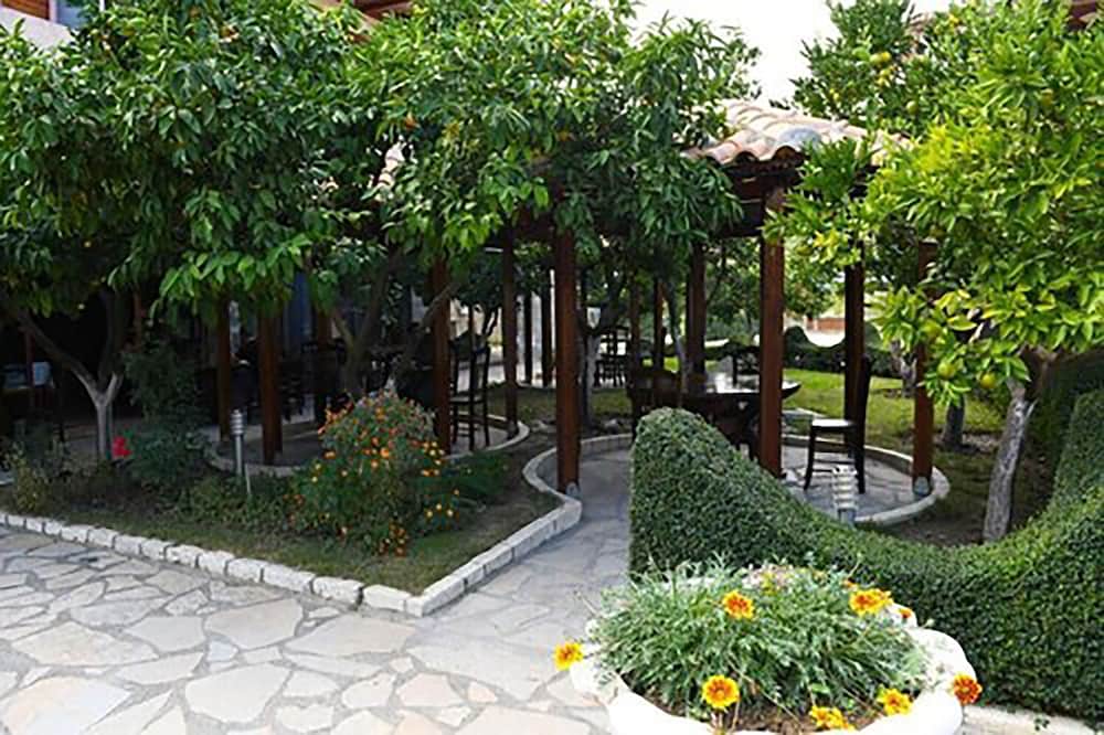 Hotel Kaceli 66/76