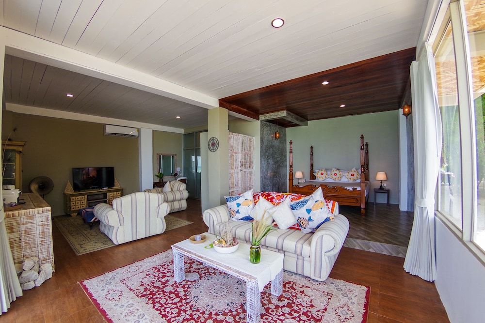 Milky Bay Resort 62/81