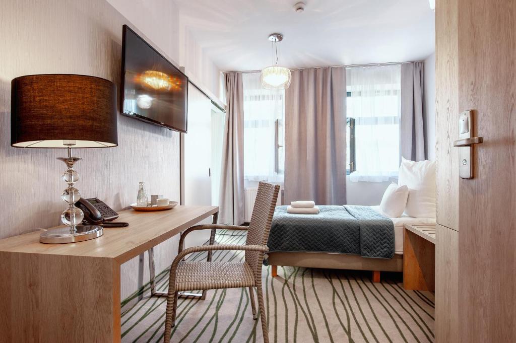 Room, Single