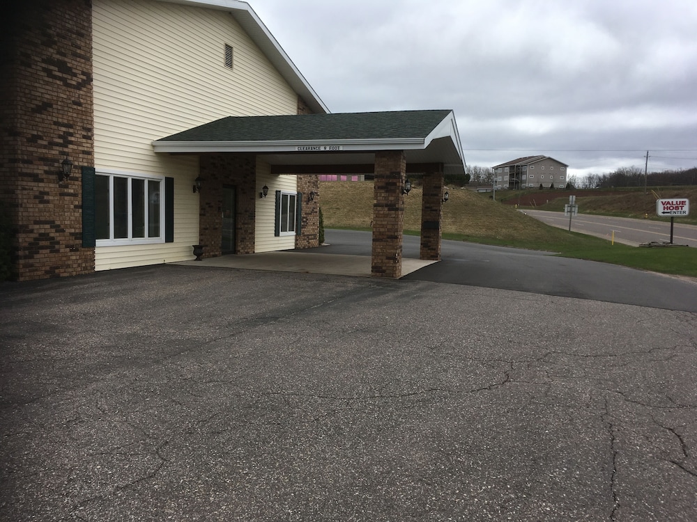 Value Host Motor Inn 17/23