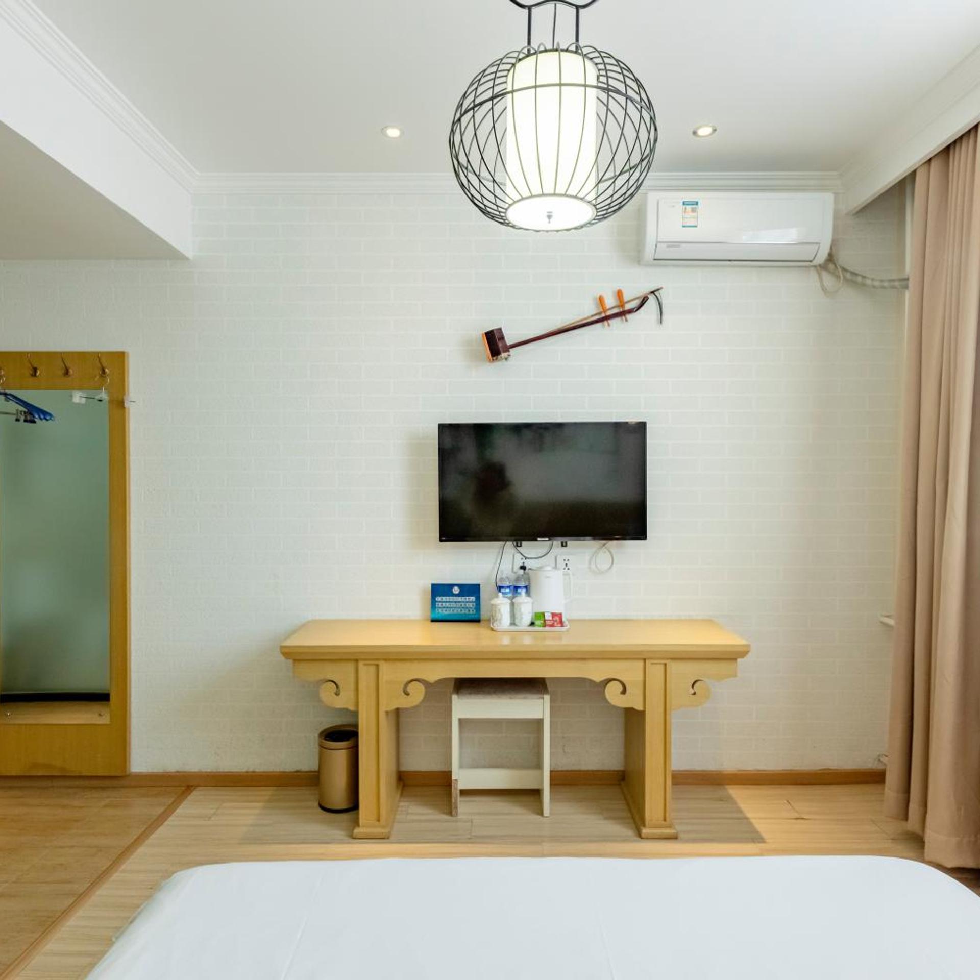 Dragon King Hostel 45/70