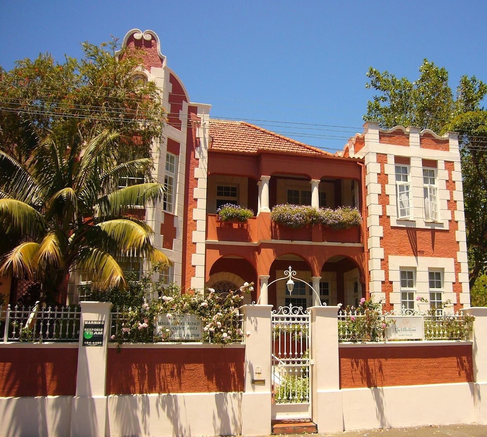 The Villa Rosa Bed and Breakfast 1/43