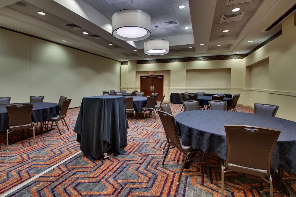 Drury Inn and Suites Findlay 46/50