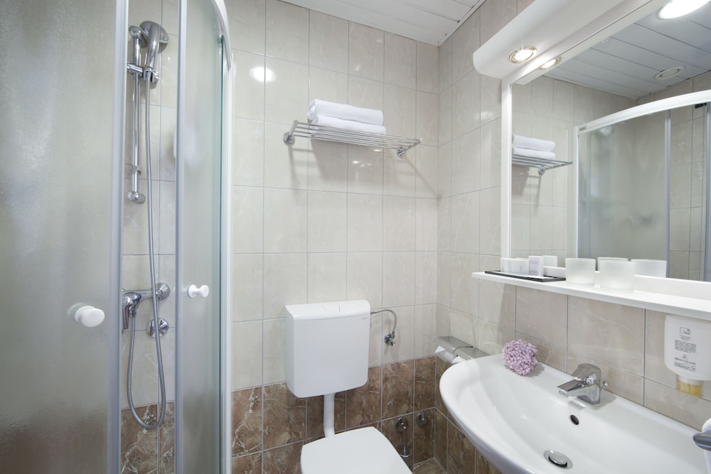Hotel Kristal 24/60