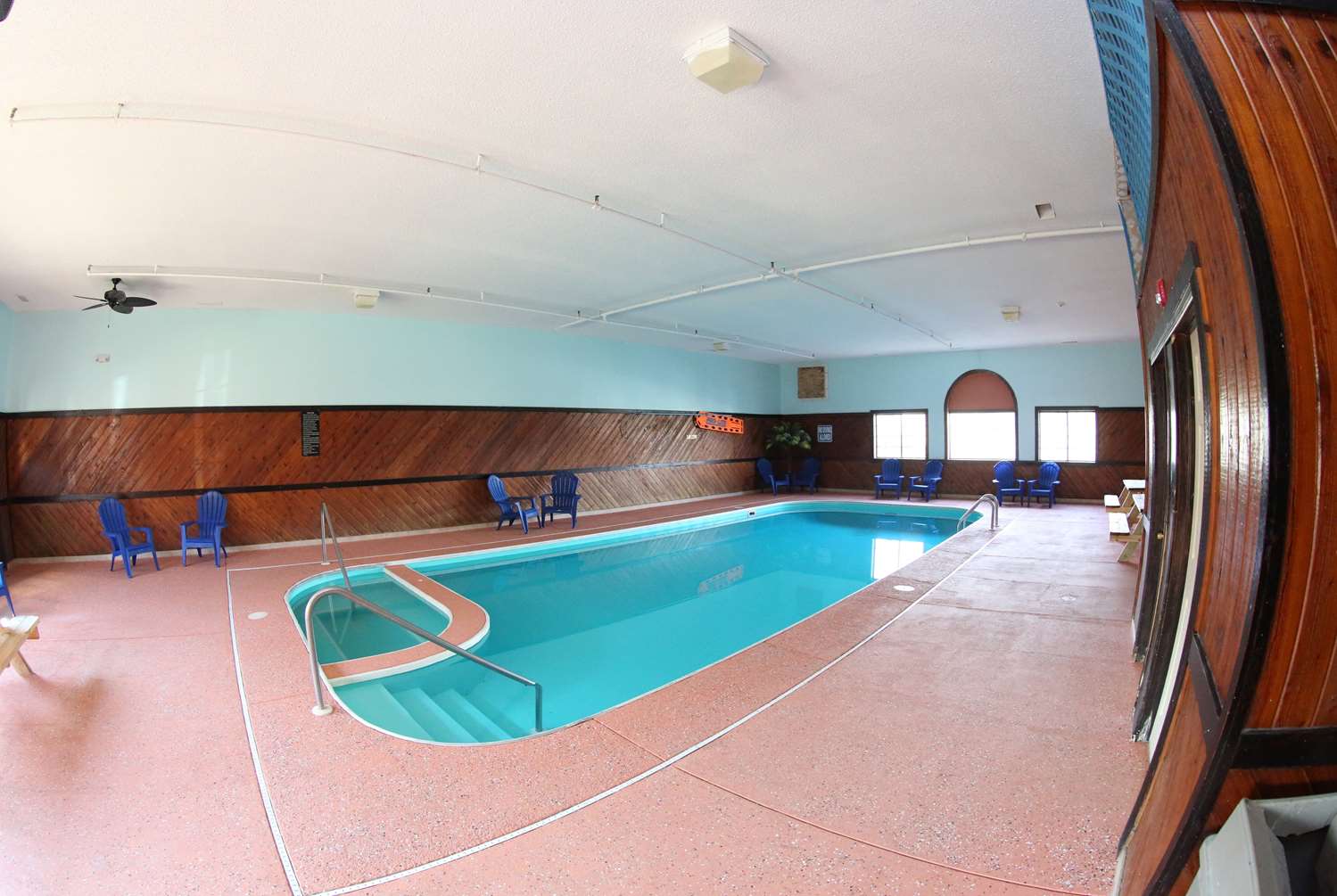 Super 8 by Wyndham Portsmouth 23/38
