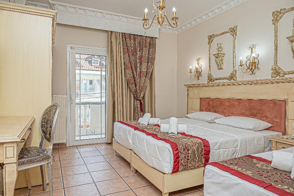 Parthenon Art Hotel 7/50