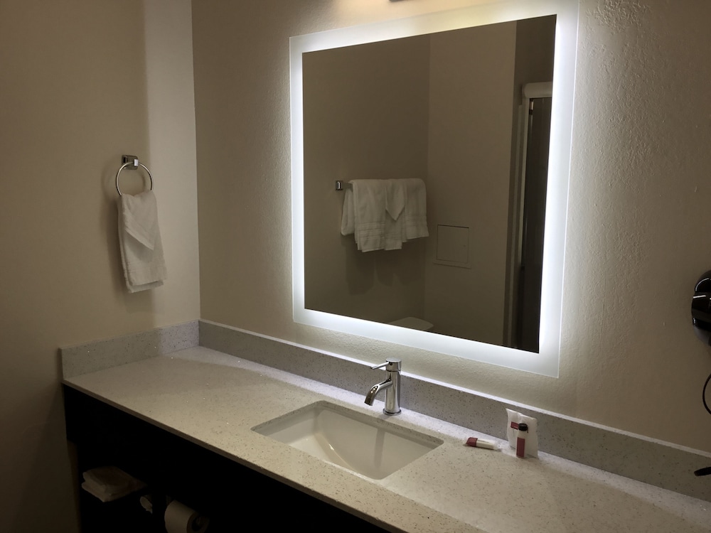 Days Inn By Wyndham Freeport 15/34
