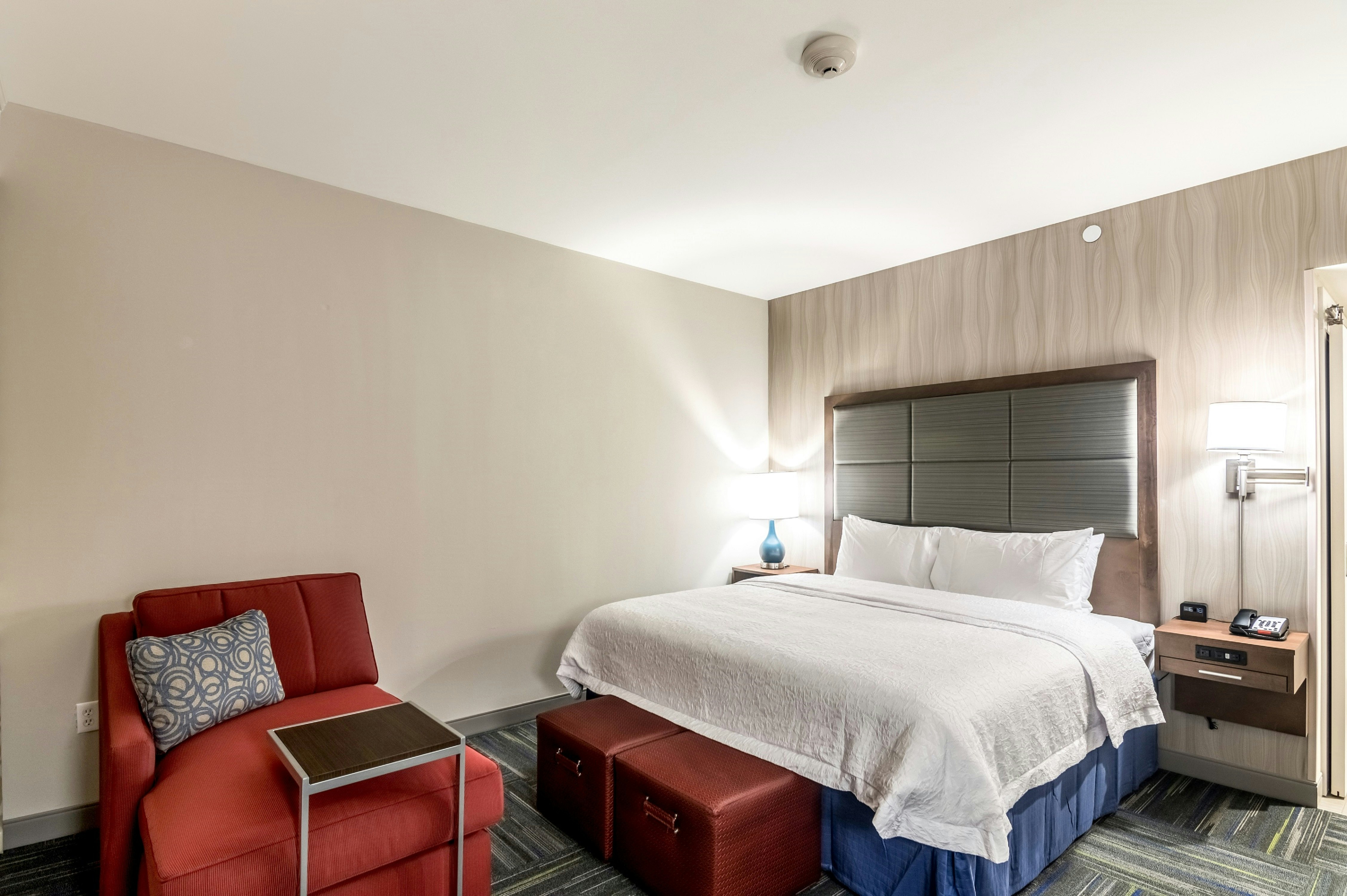 ROOM, KING BED