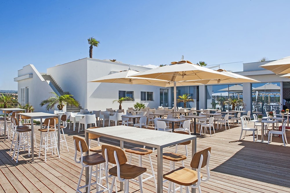 Modica Beach Resort 61/75