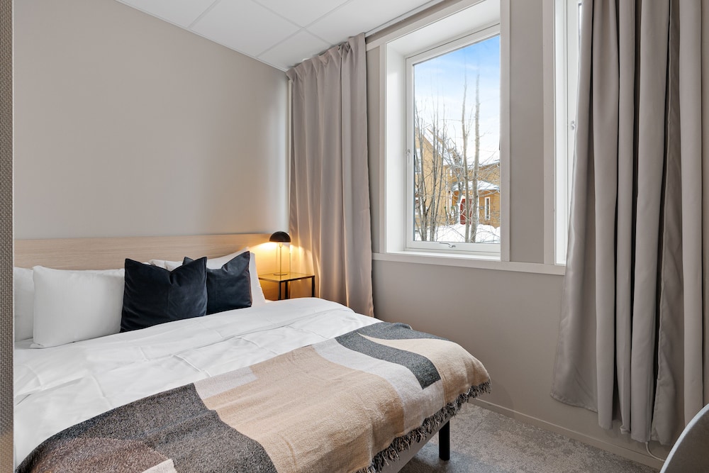 Enter St Elisabeth Suites 11/50