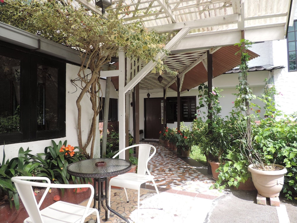 Cameronian Inn 13/69