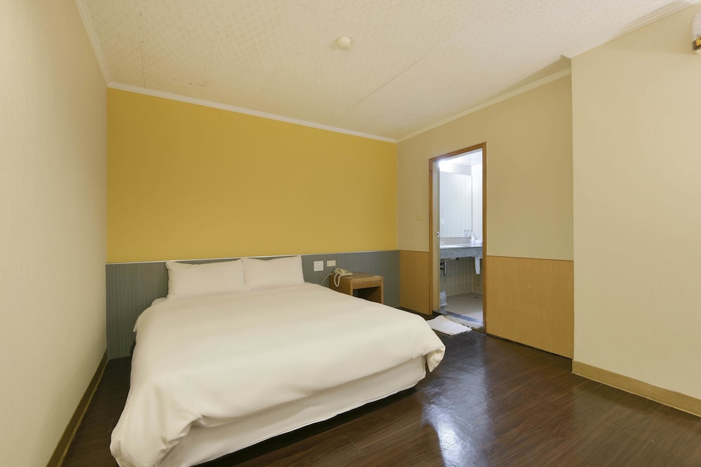Back Home Hotel 28/50