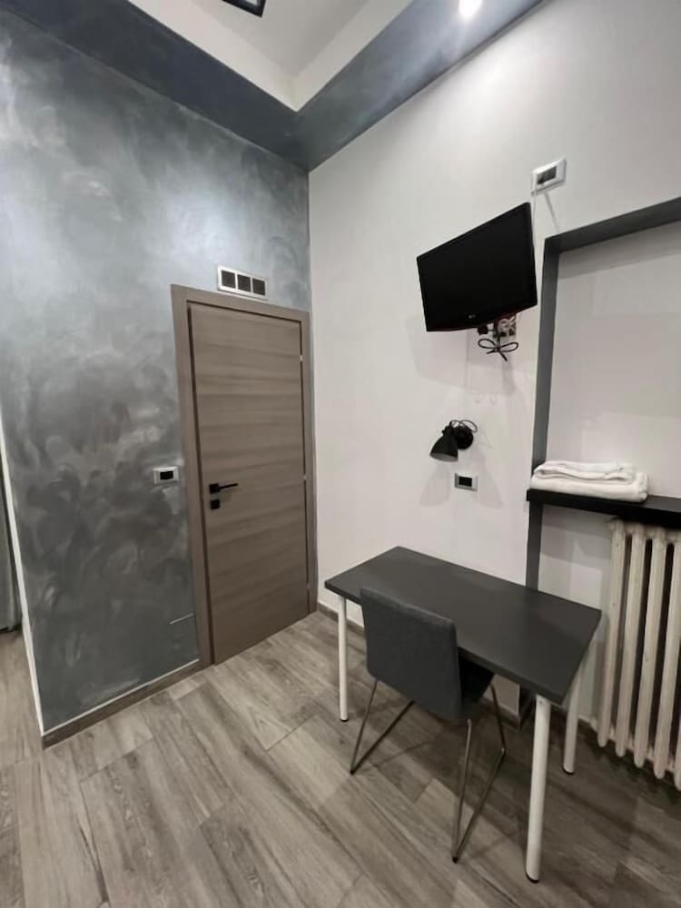 Hotel Ferrucci 12/19
