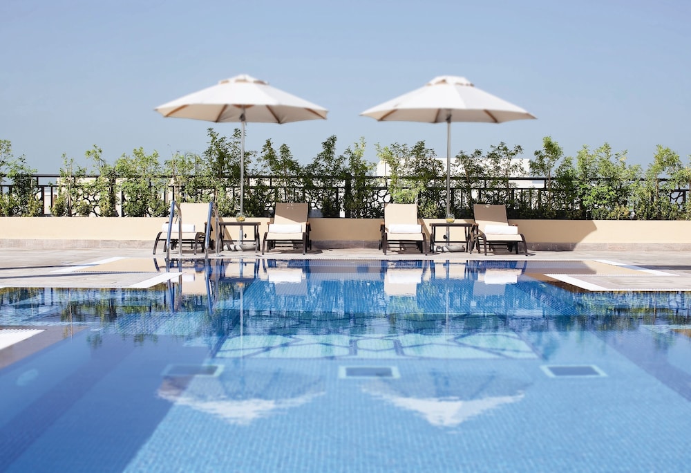 swimming pool spa