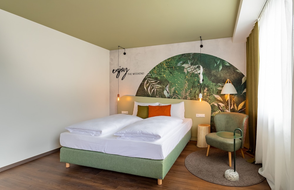 Hotel The Weekend 18/60