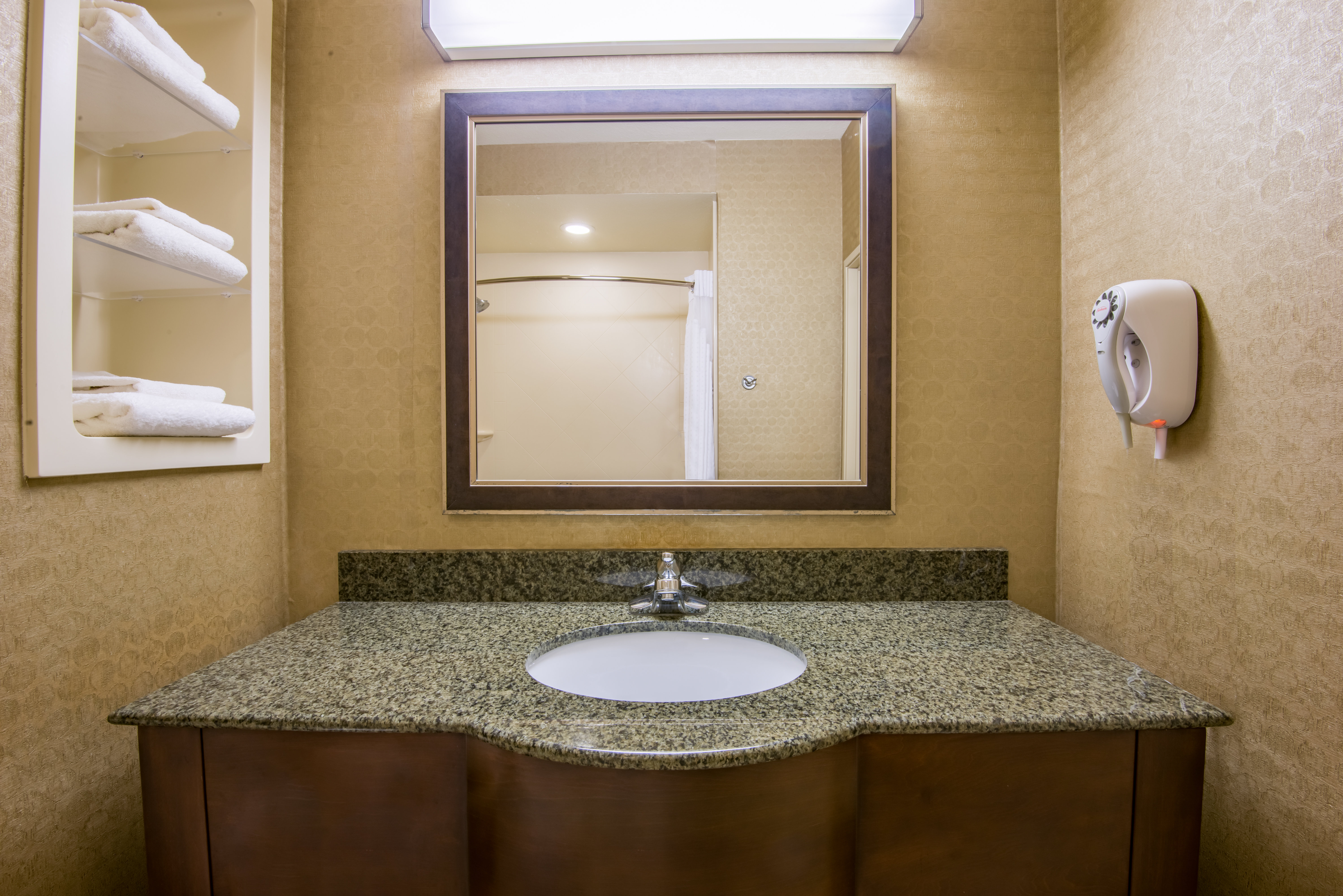 جناح بسرير كينج، Holiday Inn Express Hotel Suites Clovis 3/4