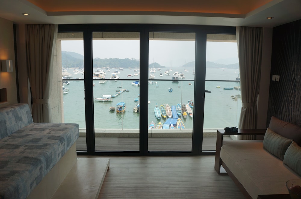 The Pier Hotel 44/69
