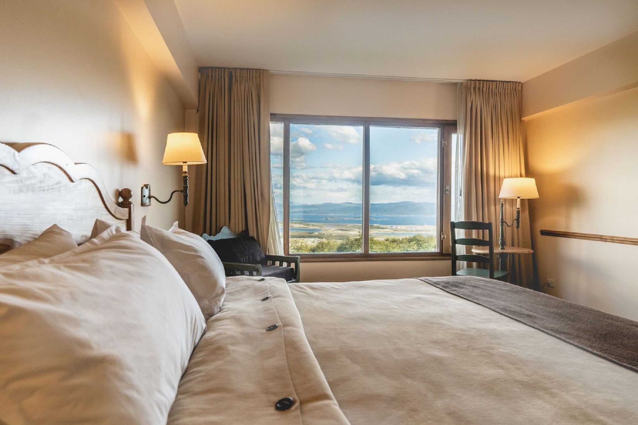 Room, King Bed, Bay View