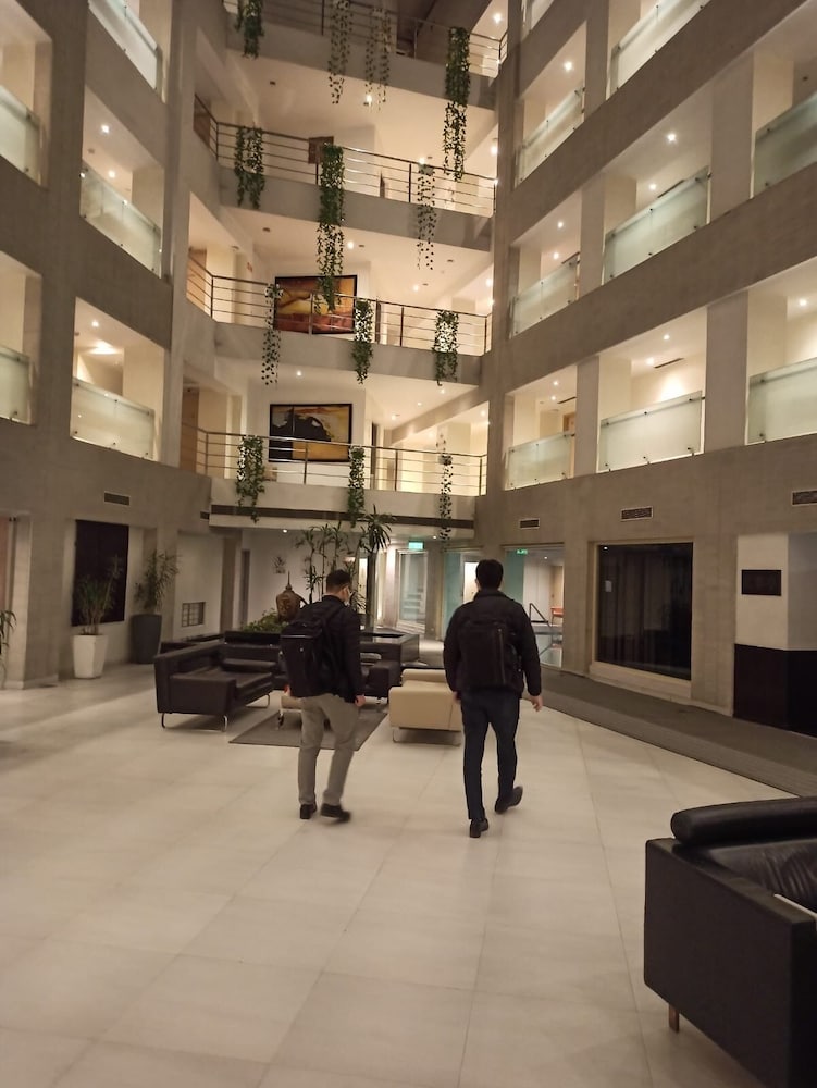 Avalon Courtyard Residence 23/31