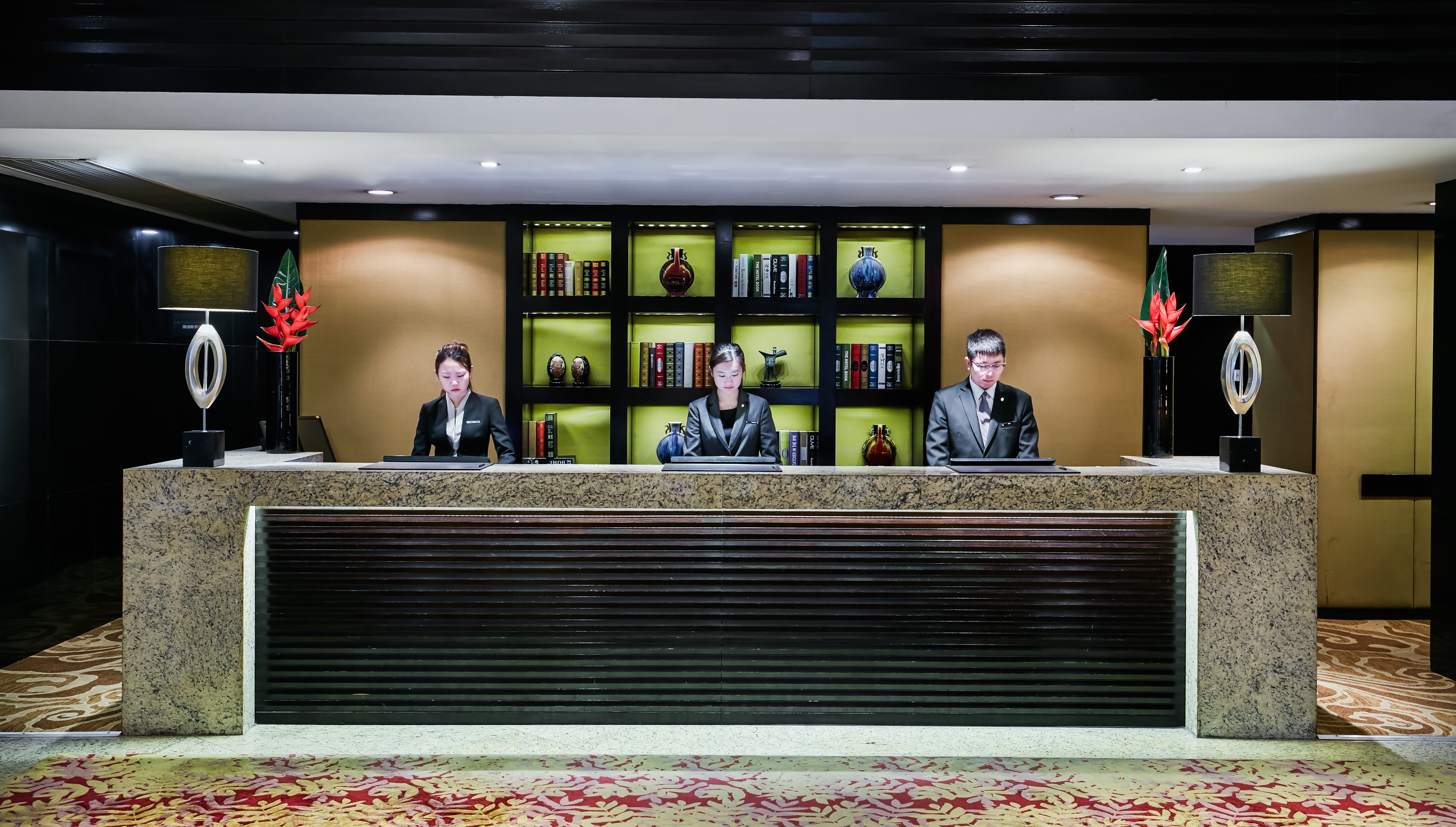 Intercontinental Shanghai Pudong 12/78