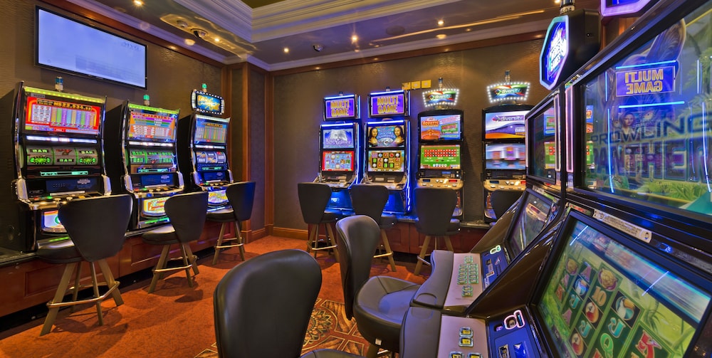 Avani Windhoek Hotel And Casino 68/74