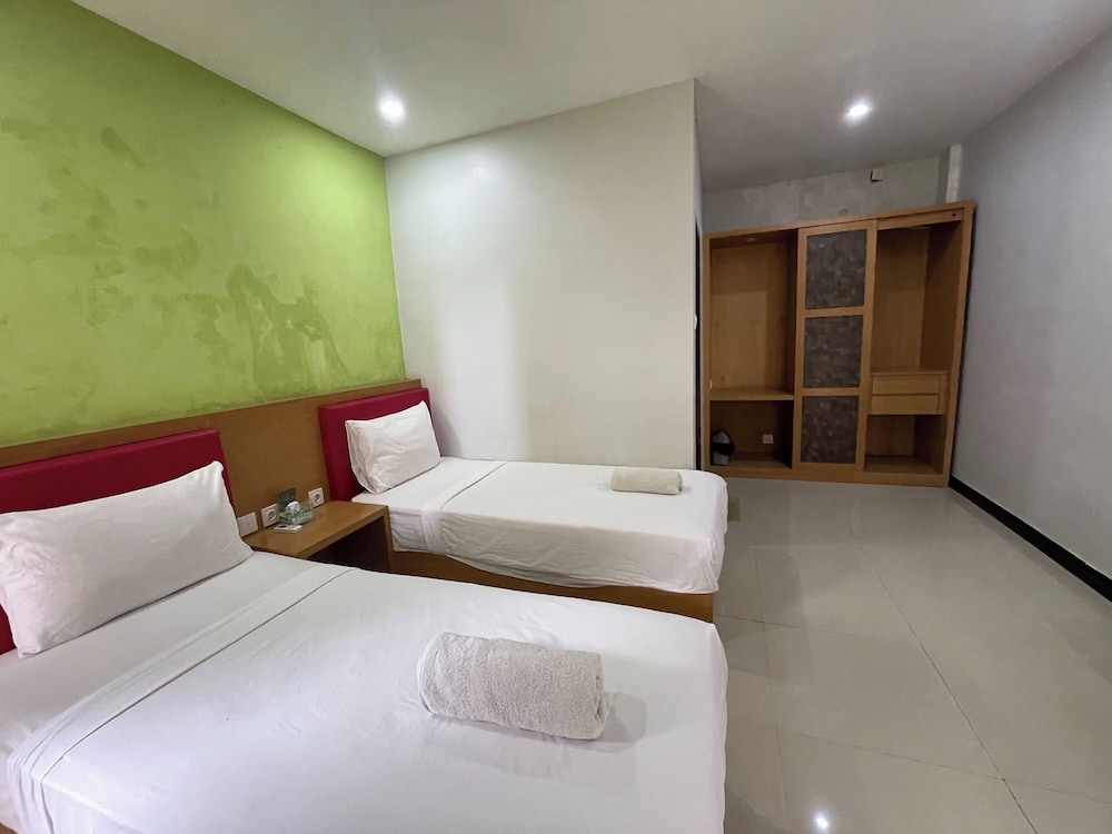 SUPERIOR, TWIN BEDS