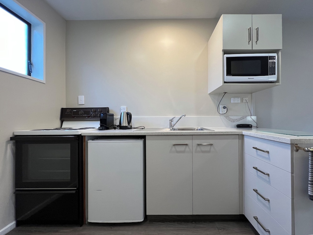 Strathern Motor Lodge 4/59