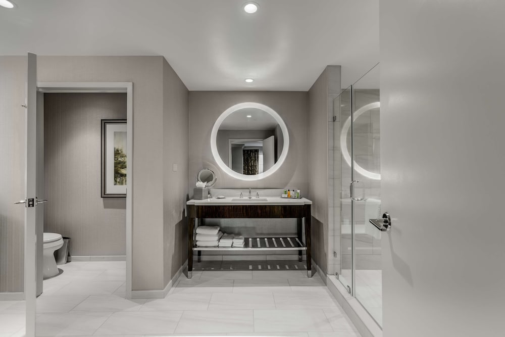 Hilton Columbus at Easton photo4