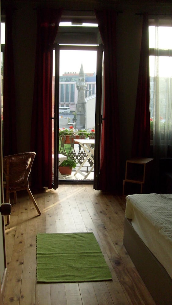 Peradays Hotel 23/48